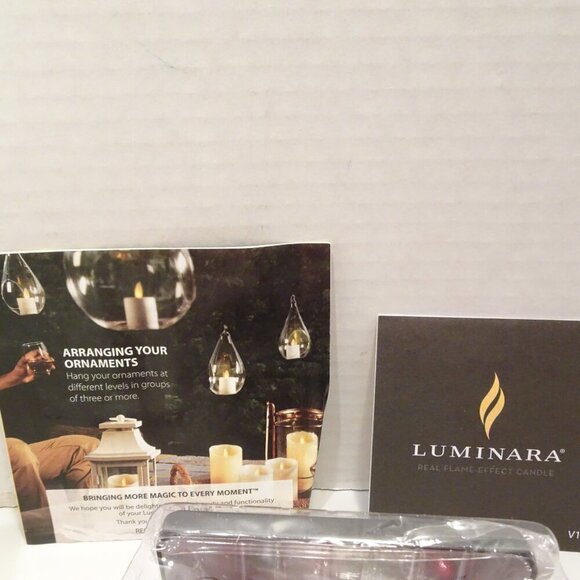 Luminara Christmas Red Berry Real Flame Effect Candle Glass Ornament  w/Remote - Picture 7 of 7